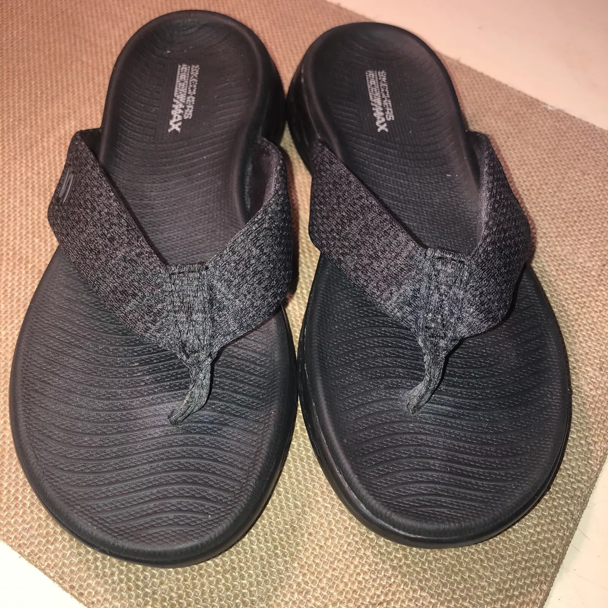 Skechers Goga Max Black And Gray Casual Sandals Womens Size 5