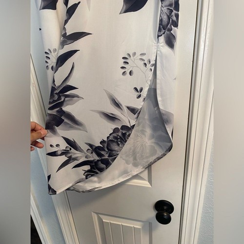 Beyond This Plane Women’s Palazzo Floral Pants Black White Gray Leg Slits Large - Picture 2 of 5
