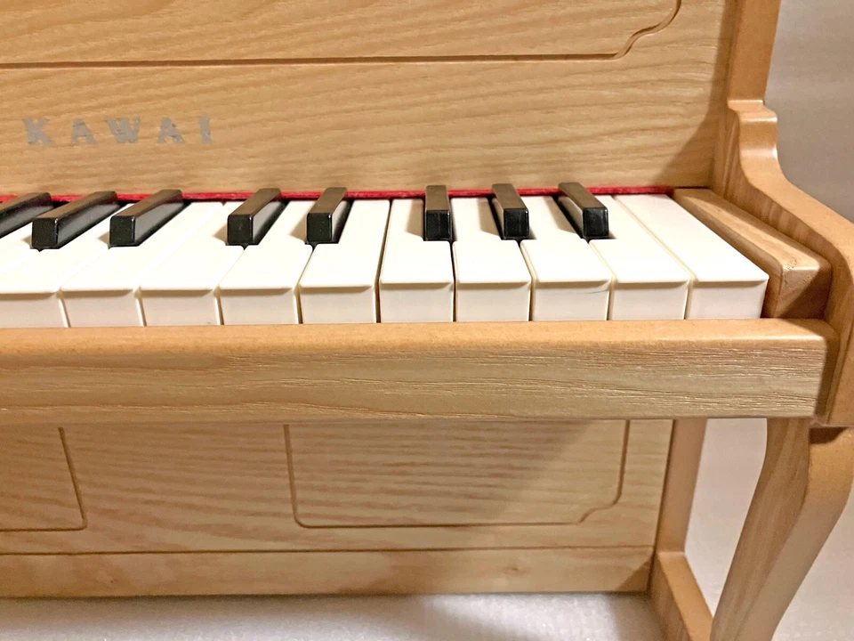 Kawai Mini Upright Piano 1154 Toy Piano 32-Key Natural  Wood - Image 4 of 4