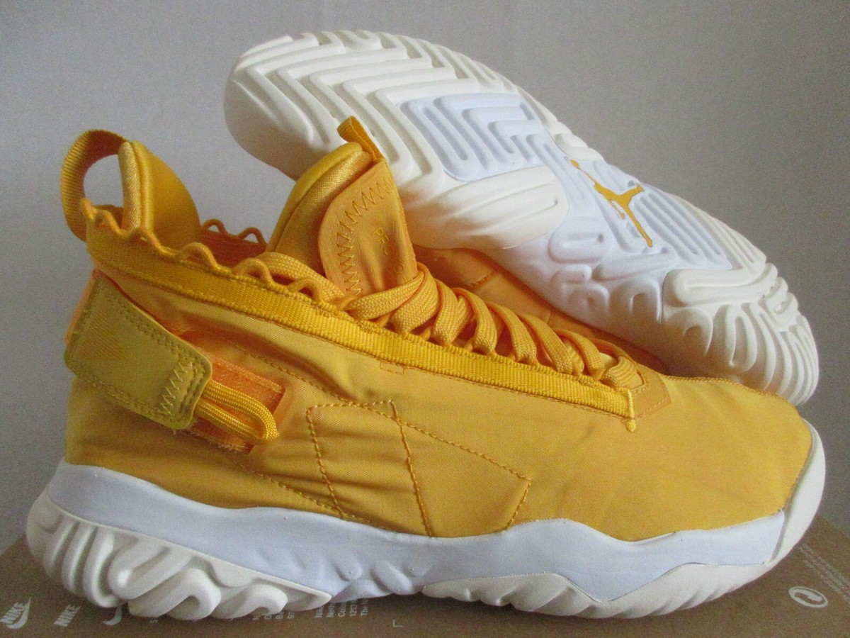 NIKE JORDAN PROTO REACT UNIVERSITY GOLD-WHITE SZ 10 [BV1654-701