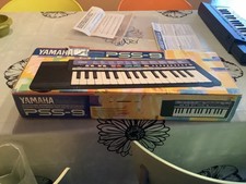Pianola YAMAHA PSS9
