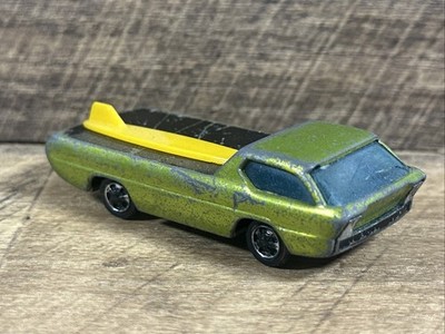 Vintage 1967 Red Line Hot Wheels Green Deora with 1 Surf Board!   Nice!