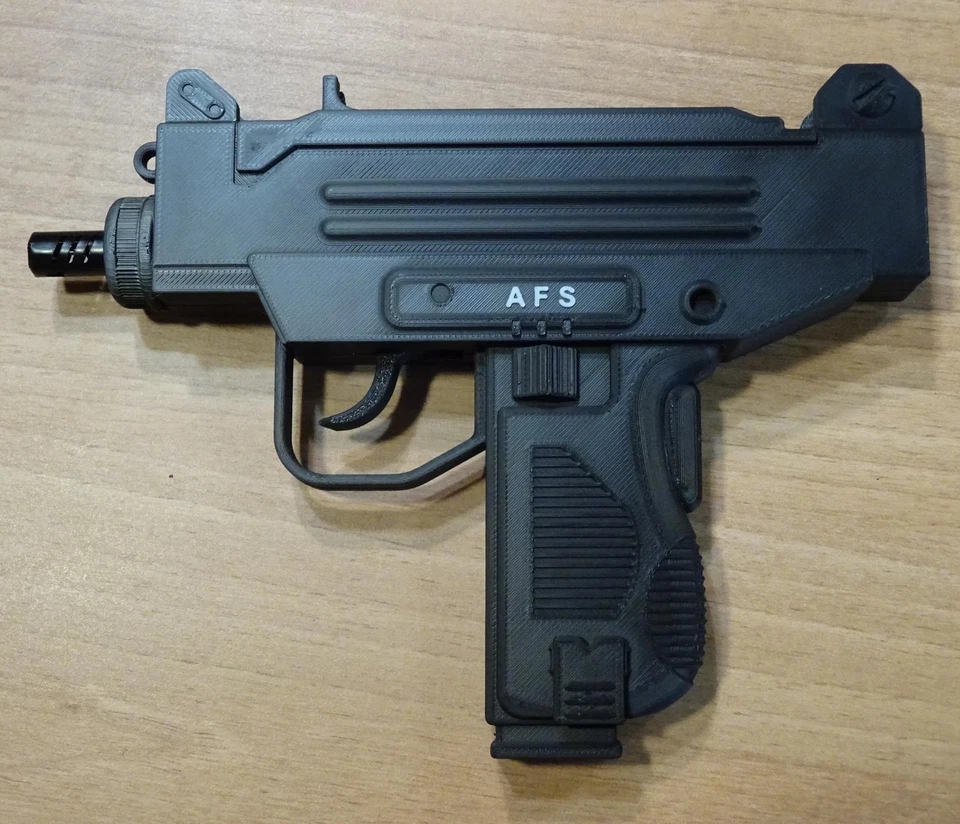 Uzi Briquet ; décoration, sous forme d'Uzi pour Bic EZ Reach - Photo 1/1