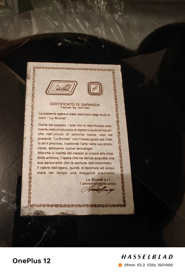 crocifisso argento scultura d'autore "La brumel" in argento e oro - Immagine 3 di 4