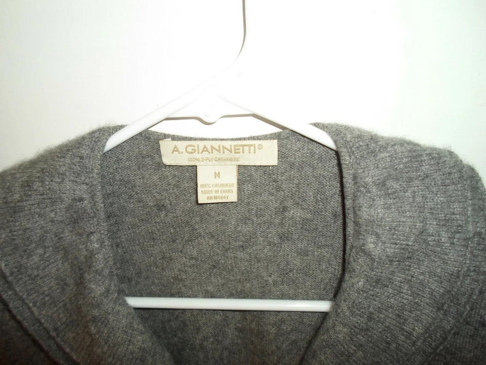 A. Giannetti MEDIUM 100% 2-ply Cashmere Cardigan 3 Button Ruffle Neck GRAY - Image 4 of 4