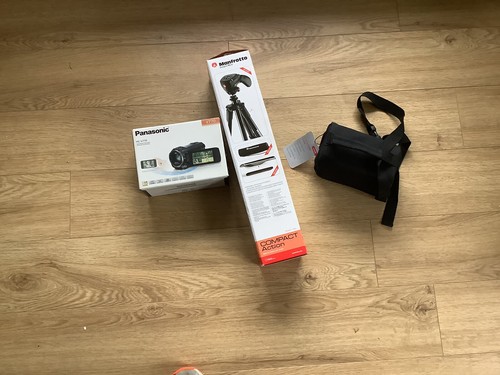 panasonic hc-v770 High Definition Video Camera With Manfrotto Tripod - Picture 2 of 10