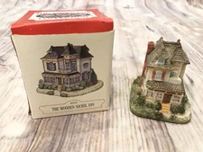 Liberty Falls Wooden Nickel Inn AH42 Americana collection 1995 Village House