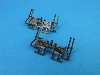 Trix Express  V 100 Griffstangen / Pufferbohlen AX 2618-08