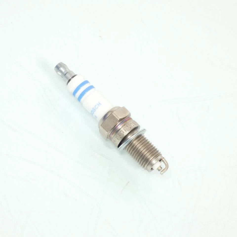 Bougie d'allumage Bosch pour Moto BMW 800 F St 2006 à 2013 DCPR8E Neuf - Photo 2/2