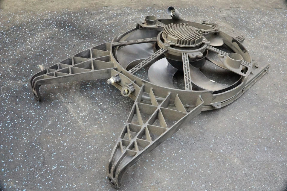 Radiator Engine Cooling Fan Motor 11L0358CP.01 OEM McLaren 650S MP4-12C 12C - Image 2 of 4