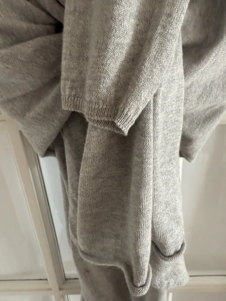 Acogedor suéter envolvente DKNY 12 formas gris talla P/S seda/algodón/cachemira Foto 3 de 4