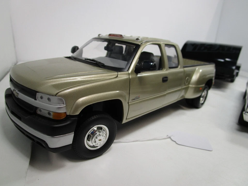 Chevy Silverado Anson 1/18 doble con remolque y Chevy Chevelle SS 1967 *ediciones* Foto 2 de 4
