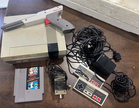 Nintendo NES Action Set with Box, Super Mario Game, Inserts - Tested & Works!!