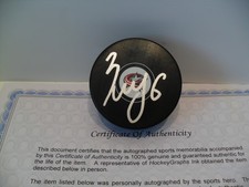 Egor Zamula autografo firmato Columbus Blue Jackets Puck COA bella penna argento