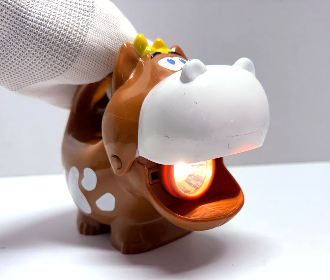 little tikesリトルタイクス　カウライト　牛 懐中電灯　おもちゃ Vintage Little Tikes Glow 'N Speak Cow Flashlight - Works Mooing