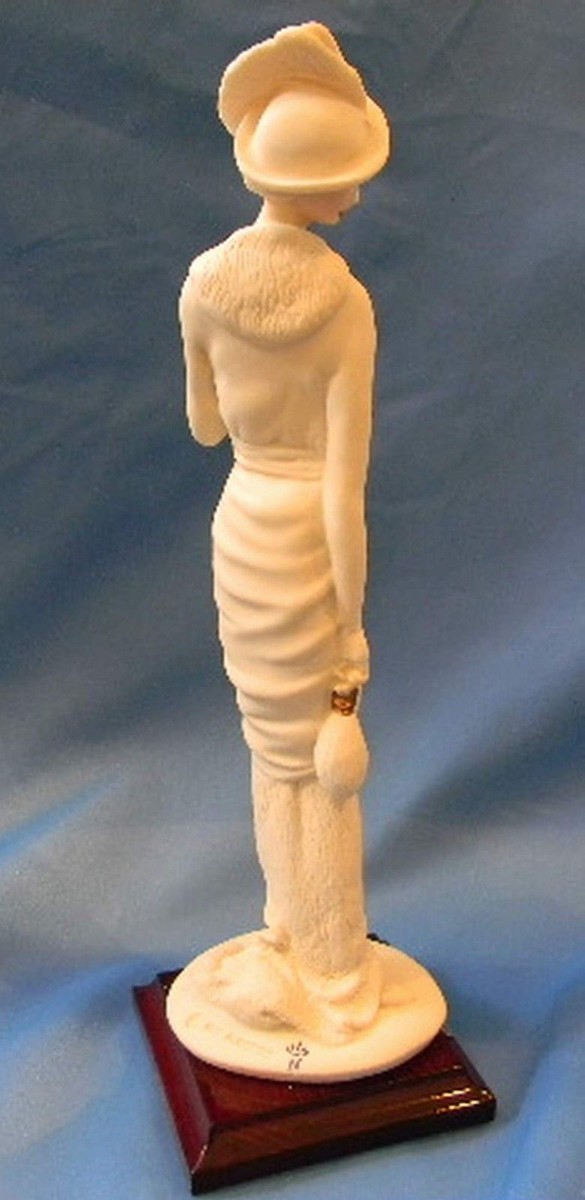 Giuseppe Armani Florence Figurine lady with bag art 0412-F