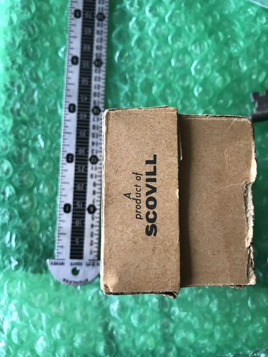 Antique Box Of “Triumph”Oakville Manufacturing Paper Clamps - Picture 6 of 10