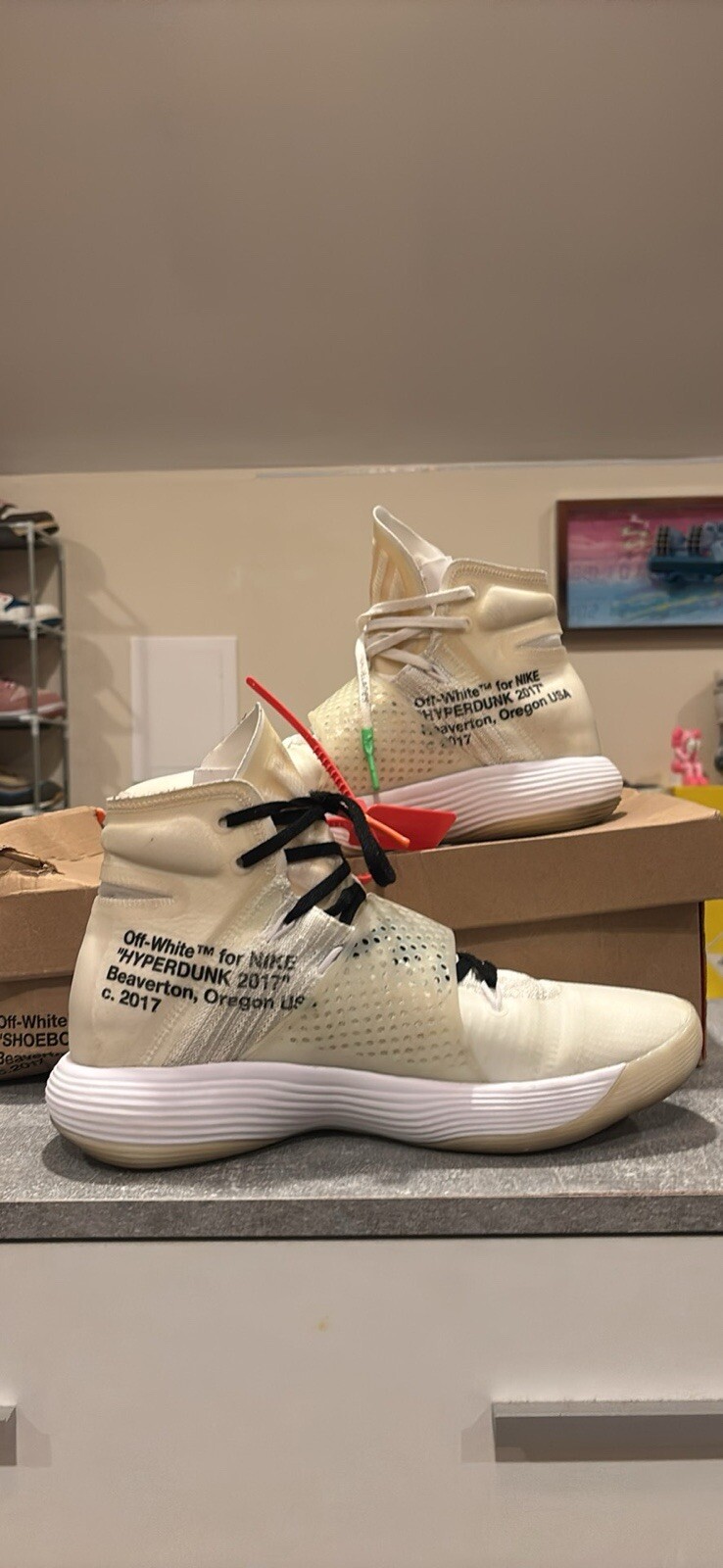 Off white hyperdunk size 10 - image 2