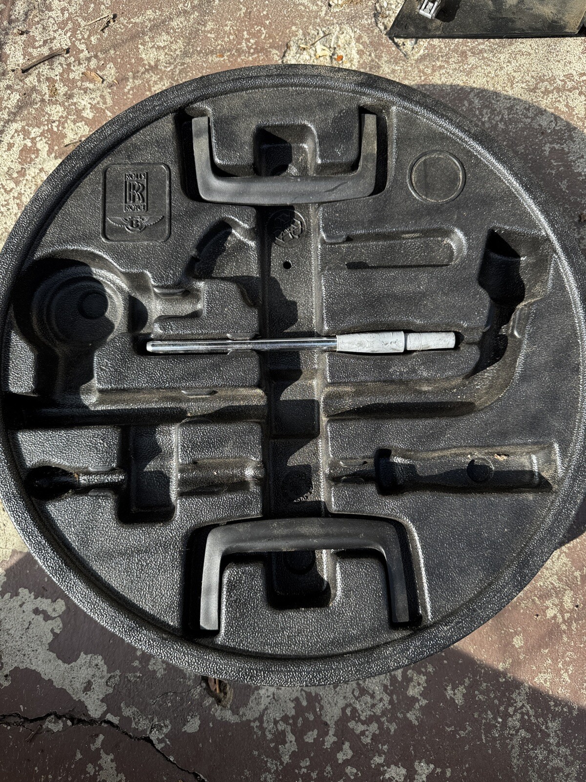 1999-2001 BENTLEY ARNAGE / ROLLS ROYCE SILVER SERAPH SPARE TIRE TOOL Set HOLDER