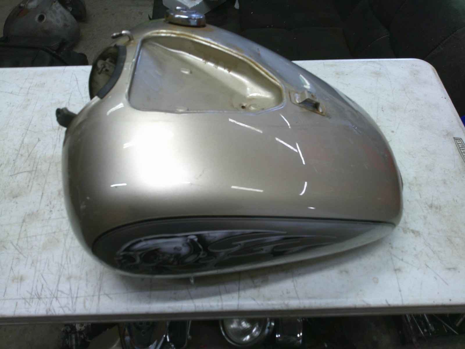 2004-2007 Yamaha road star 1700 xv1700 gas tank fuel tank