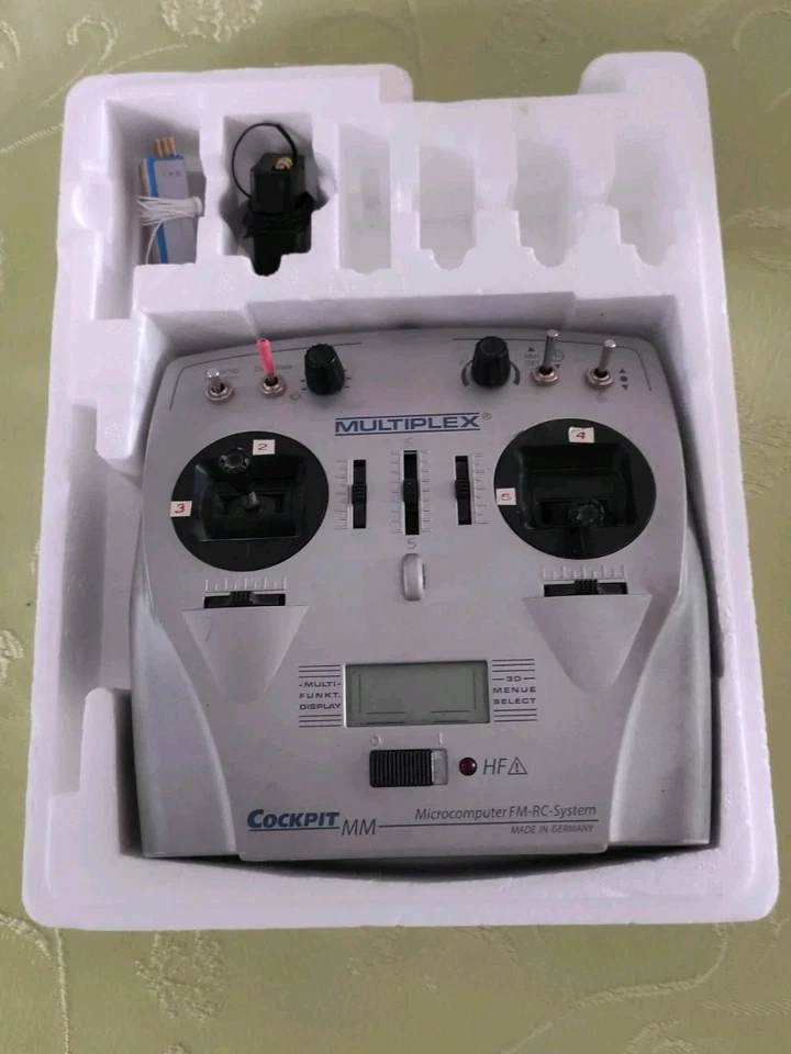 Multiplex Cockpit MM 35Mhz, mit drei 35 Mhz Empfängern - Bild 2 von 4