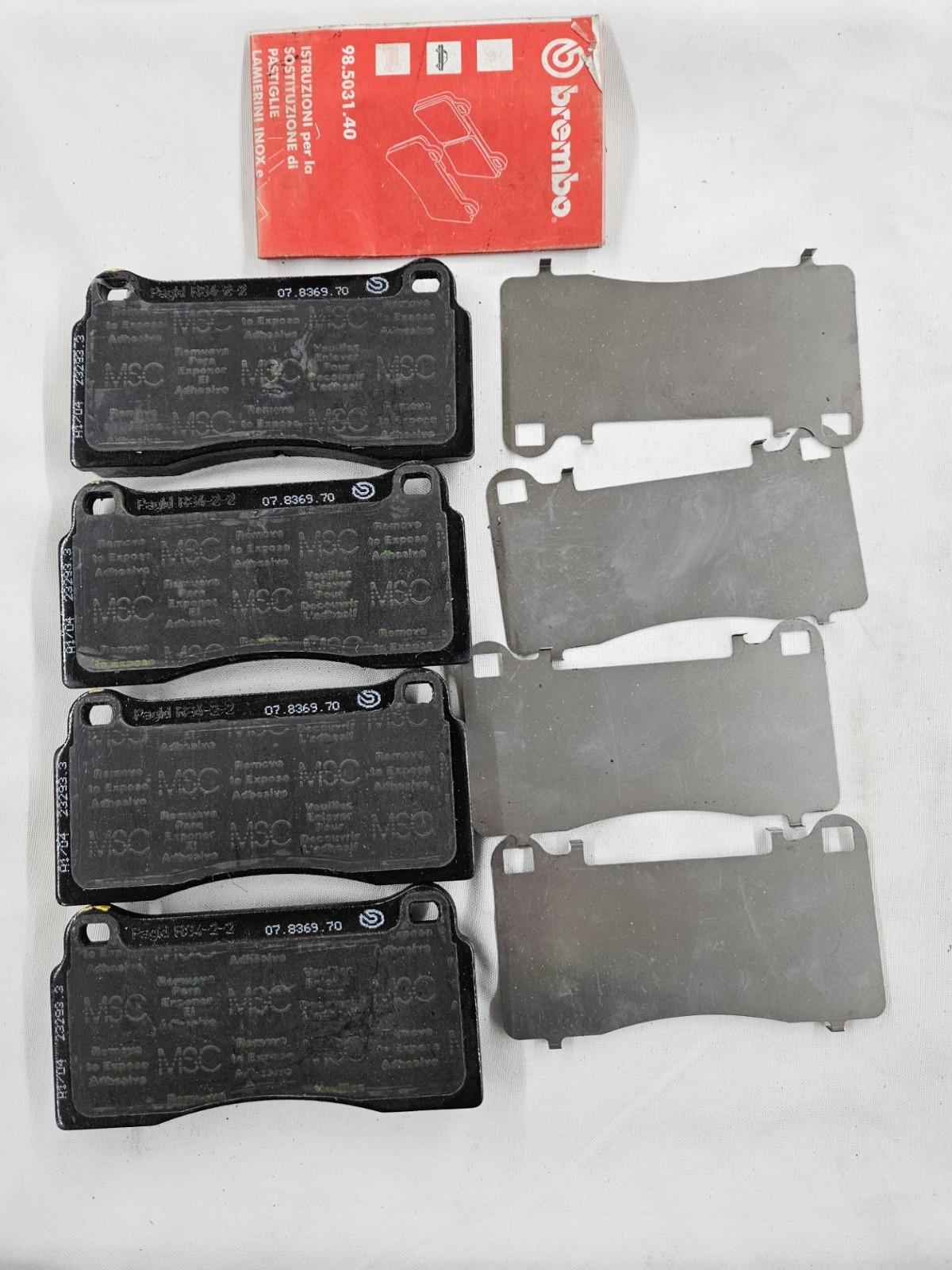 Genuine BREMBO Aston Martin Front Brake Pad Set NEW 4R12-28-10402