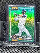 Christian Yelich 2026 Topps Holiday Variations #154 - Milwaukee Brewers
