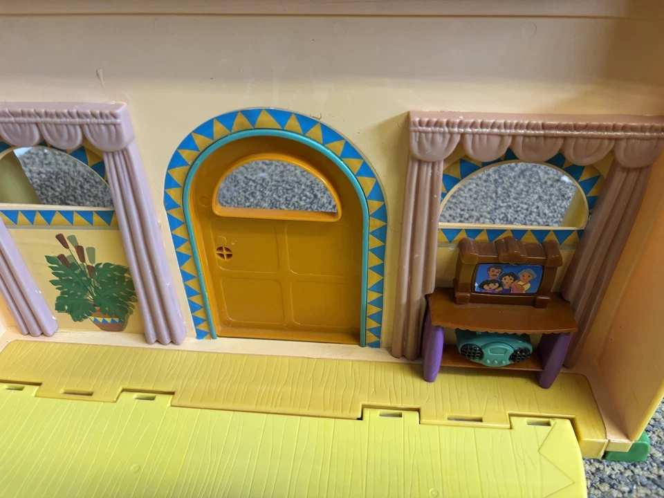 2003 Mattel Dora the Explorer Talking House Playset Dollhouse with Dora Works - Image 4 of 4