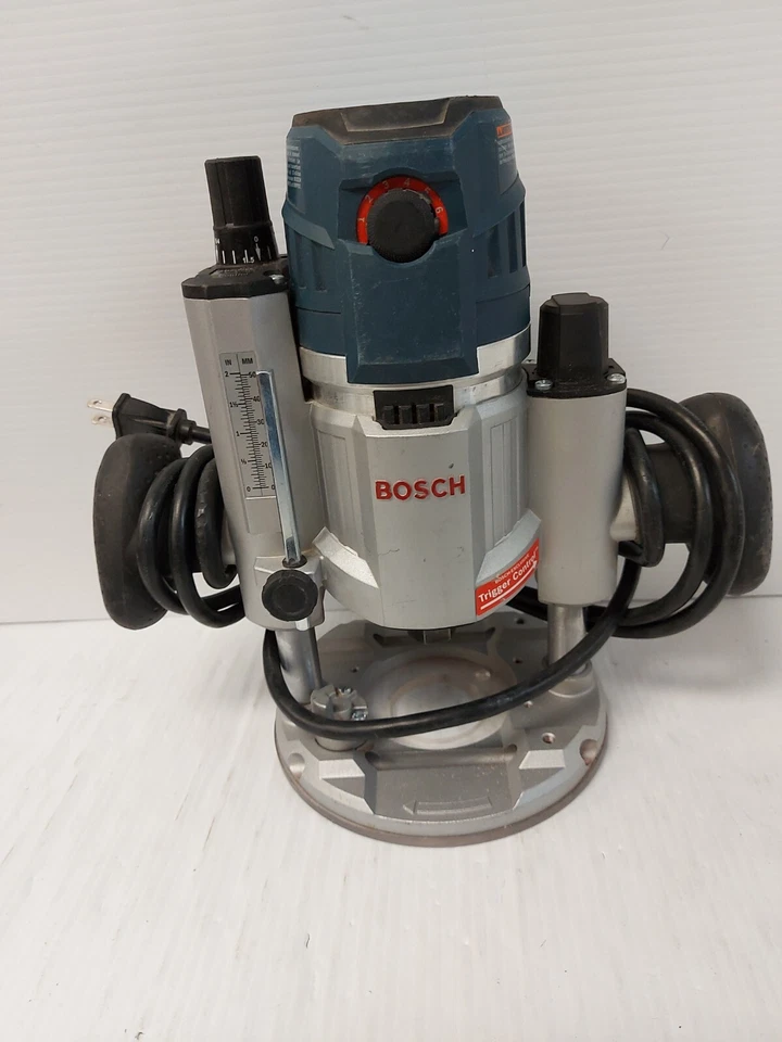 (N88724-2) Bosch MR223EUS Router - Image 2 of 4