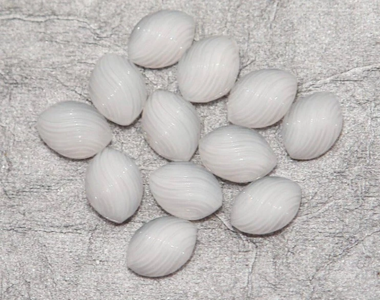 (8) Cabujones vintage de vidrio de piedra lunar blanca nuevos de Alemania Occidental 11x8 mm estriados Foto 3 de 3