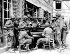 US Troops take a break in the action to make music 8x10 WWII WW2 Photo 885a