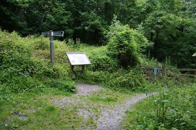 Foto A2 Informationstafel auf dem Dart Valley Trail Dartmouth The Trail c2011