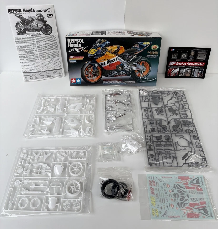 TAMIYA 14096 HONDA RC211V ‘03 Repsol Valentino Rossi 1/12 Komplett - Neu in OVP - Bild 2 von 4