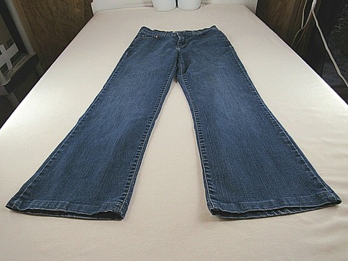 Levis Perfectly Slimming 512 Bootcut 