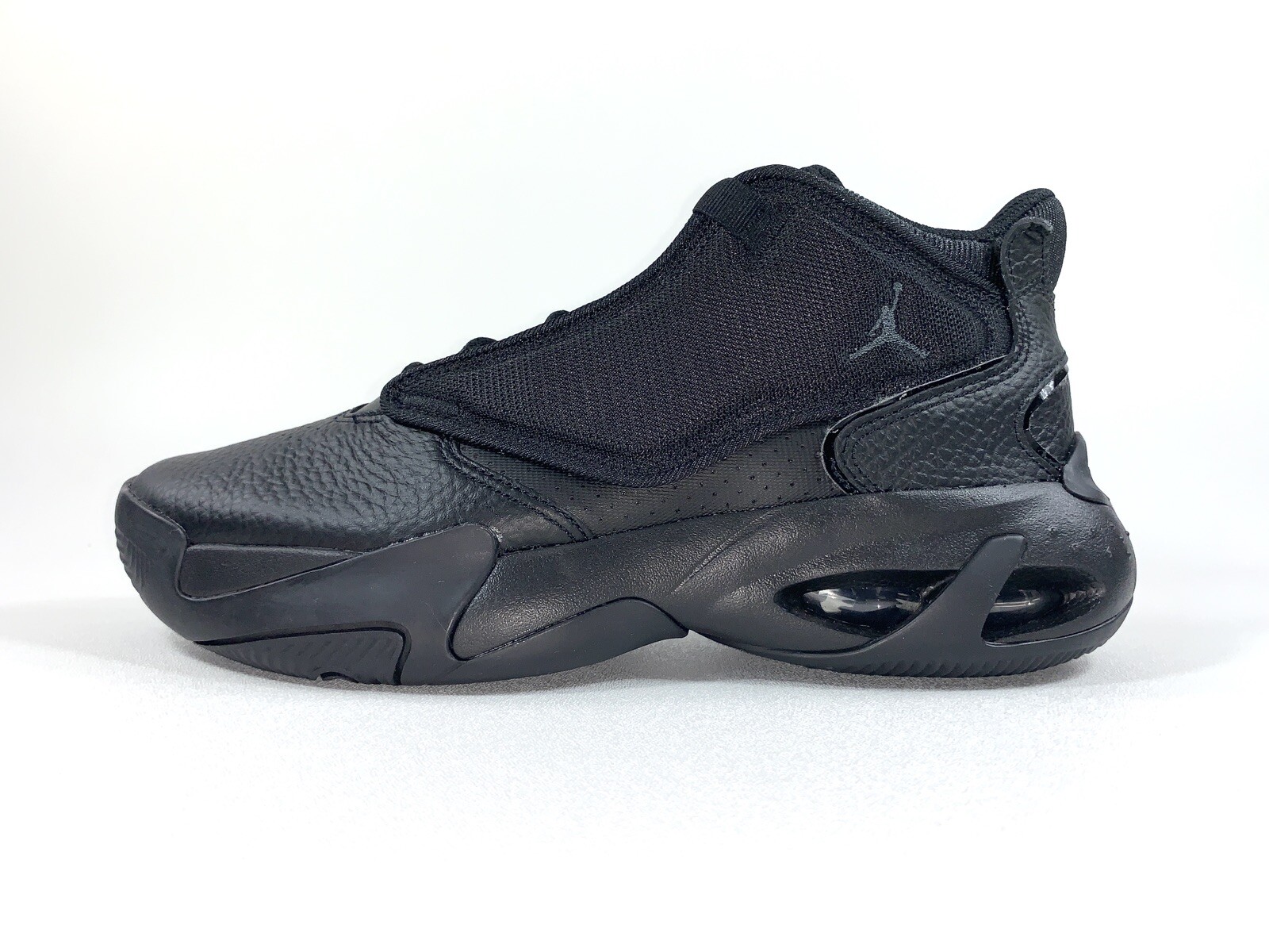 Jordan Max Aura 4 'Black Cat' Triple Black Basketball Shoes DN3687001