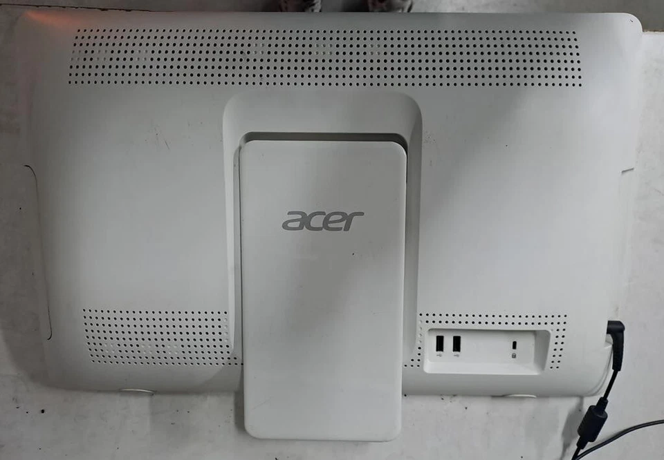 Pc Acer Aspire All-In-One ZC-606 SSD 240  Ram 8 Gb Windows 11 Bianco - Immagine 3 di 4