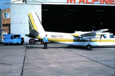 Photo 6x4 McAlpine hangar Luton Airport (1978) Wandon End A Rockwell Com c1978