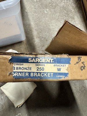 SARGENT SERIES 250W CORNER BRACKET, BRAND NEW FREE SHIPPING