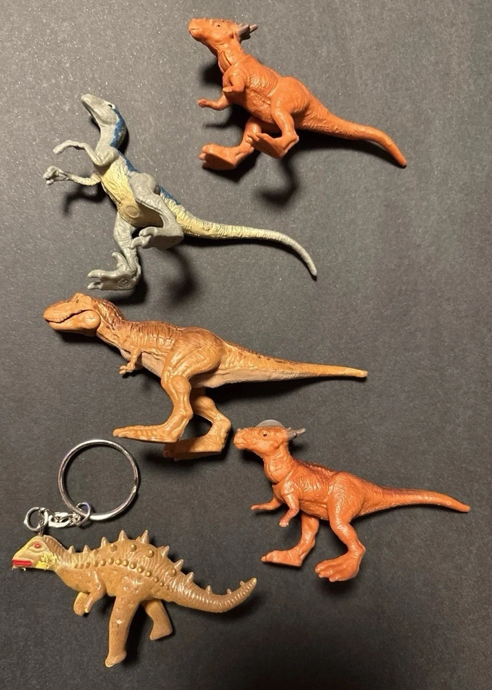 Dinosaurier, 5 Stück davon 1 Schlüsselanhänger
