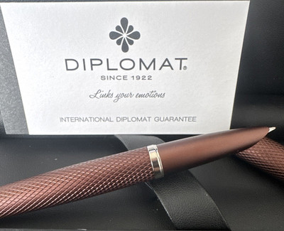 NWT Diplomat Viper Fountain Pen F/M Nib