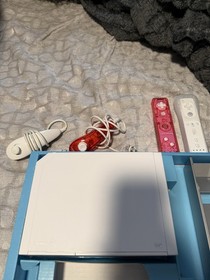 Nintendo Wii White Console RVL-001 Wii Sports Bundle Gamecube Compatible