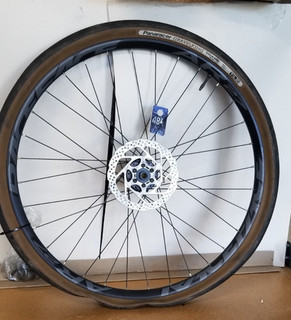 Race Face AR27 Rear wheel with Panaracer Gravelking 1.9 Tubeless tire