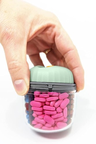 Mini bottiglia organizzatore dispenser pillole, scatola farmaci da viaggio giornaliero con coperchio di sicurezza - Foto 3 di 14