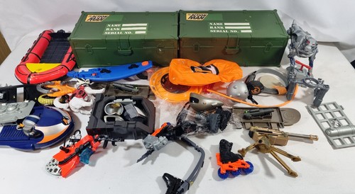 Large Collection of Action Man Figures, Vehicles, Accessories, Mags, Collectable - Picture 14 of 23