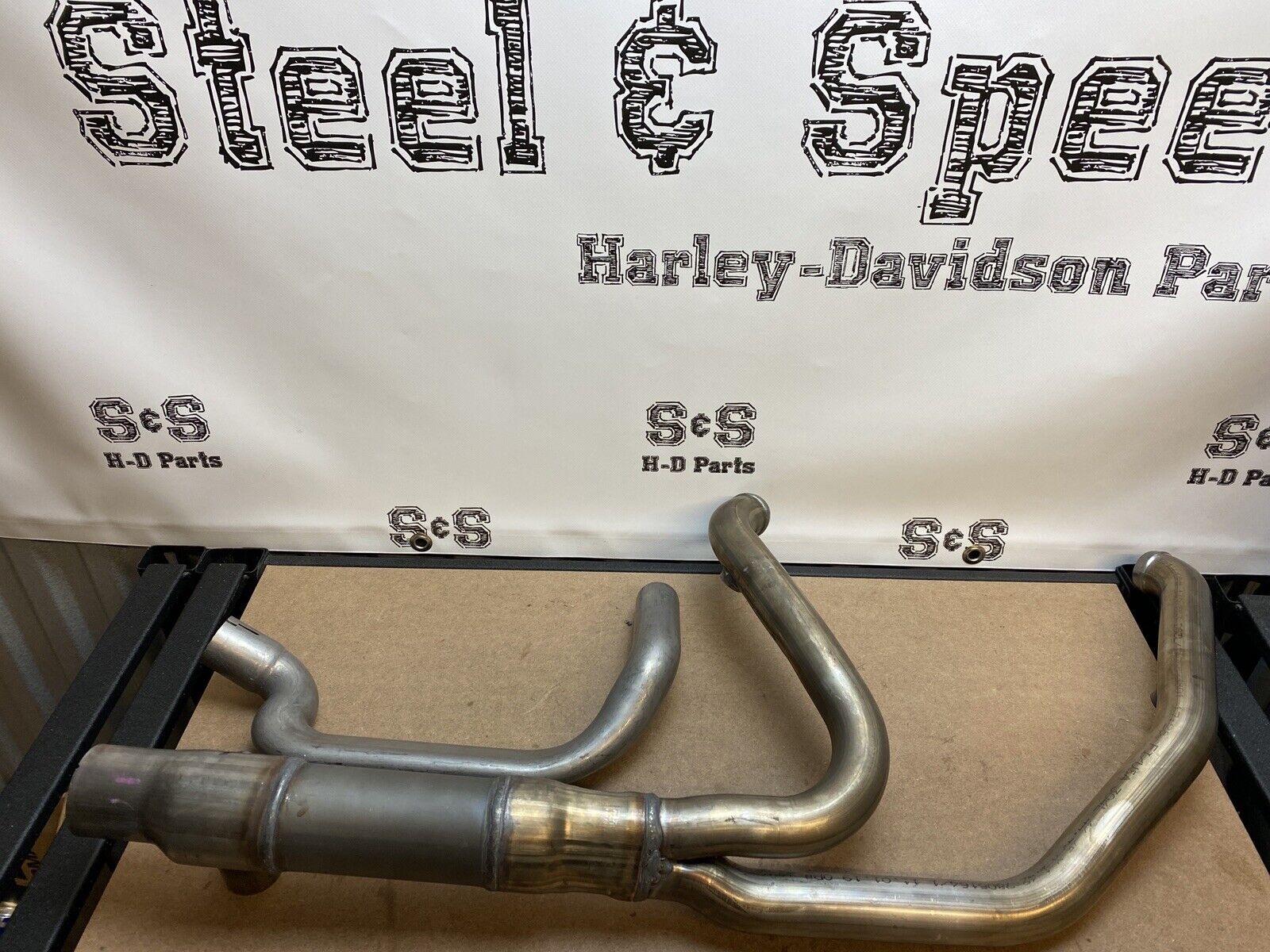 Fuel Moto Jackpot Exhaust Header Pipe Steel 2-1-2 Crossover Harley Tou –  American Classic Motors