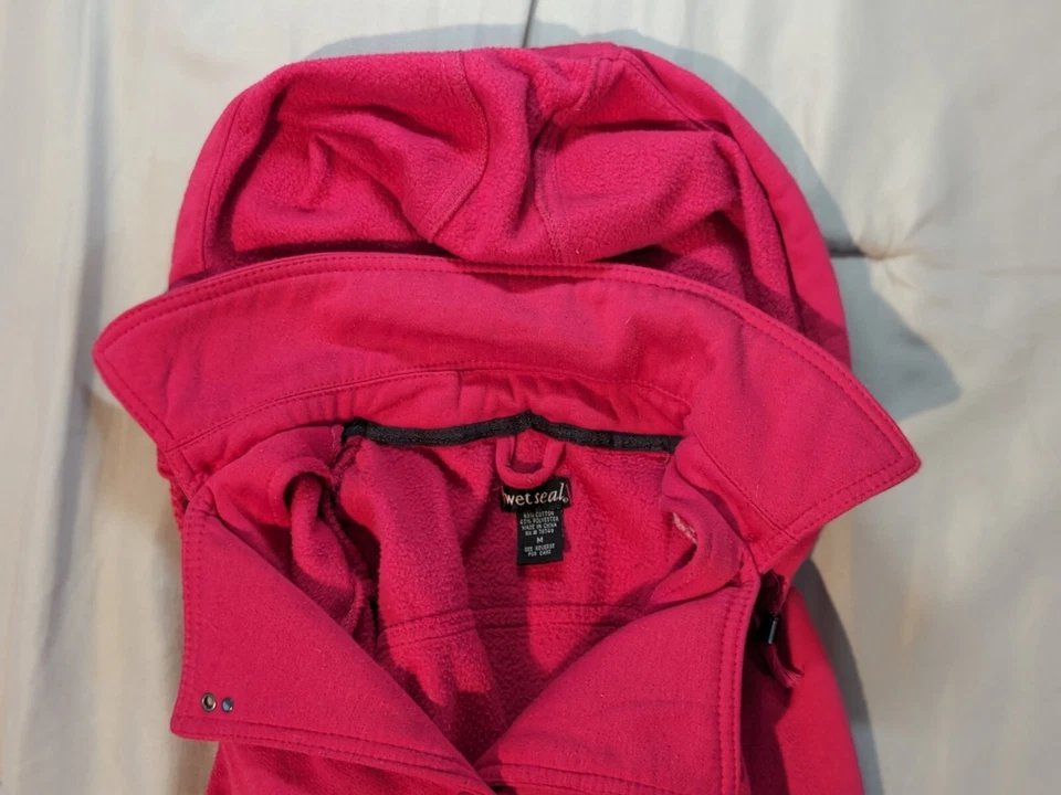 Chaqueta Wet Seal Junior rosa medio hasta la cintura 4 botones Foto 3 de 4