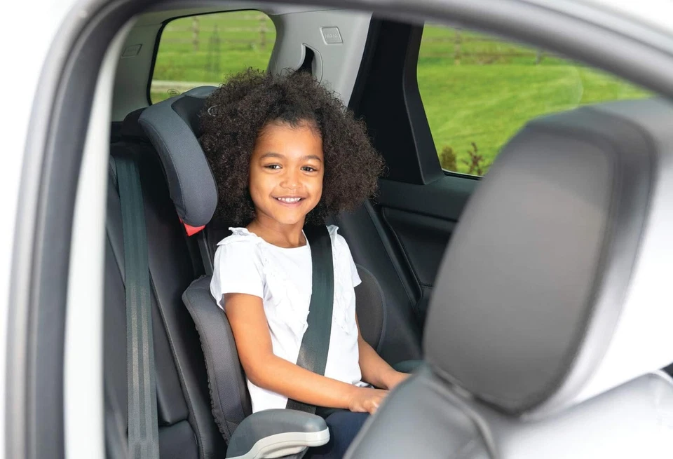 Graco Junior Maxi Lightweight High back Booster Car Seat, Group 2/3, Black - Image 3 of 4