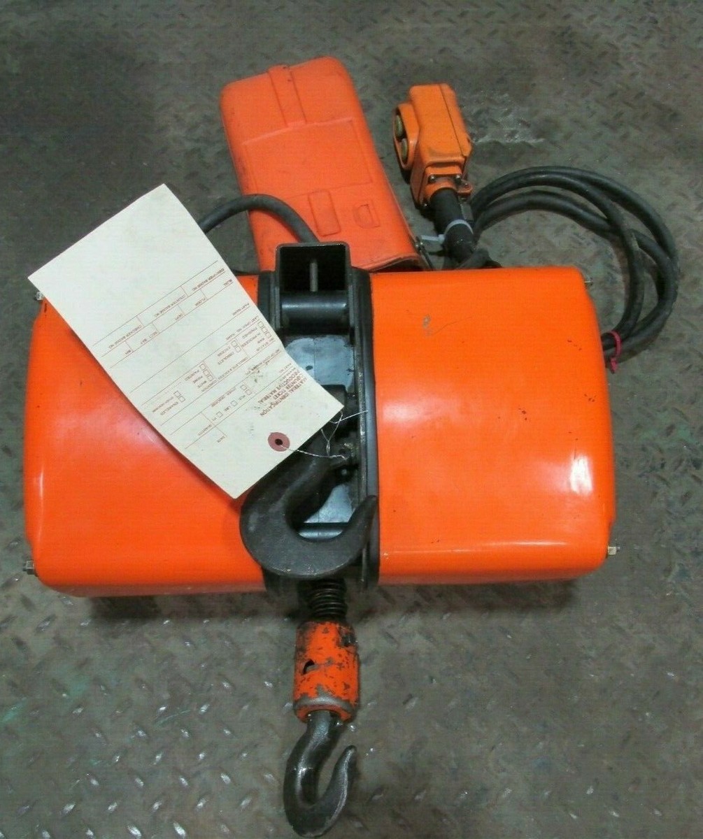 3 PH / 230V Jet Electric Chain Hoist Hitachi, LTD Model 1/2 FN