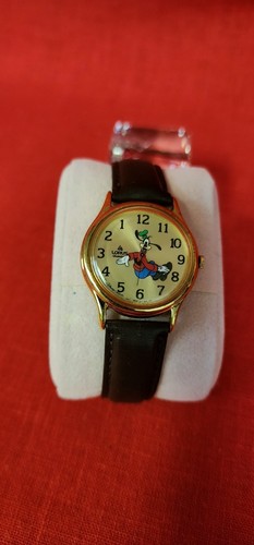 Vintage Disney Backward Goofy Watch By Lorus Water Resistant V516-6A00 Goldtone