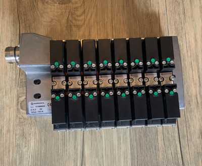 norgren vs180800553 8 position manifold & 8- vs18g511df318a solenoids valve